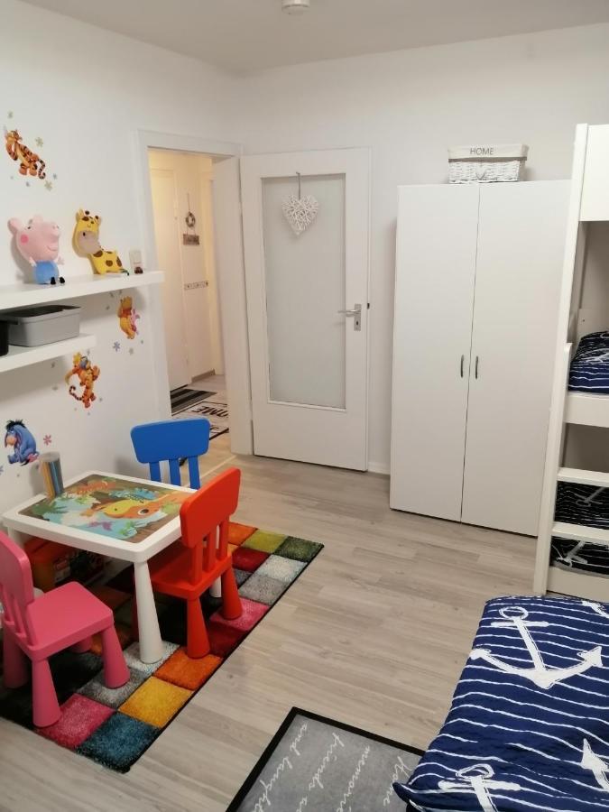 بريمرهافن Familien Fewo Wohnung 1 Mit Kinder Spielecke Erdgeschoss An Der Muhle Am Wochenmarkt المظهر الخارجي الصورة